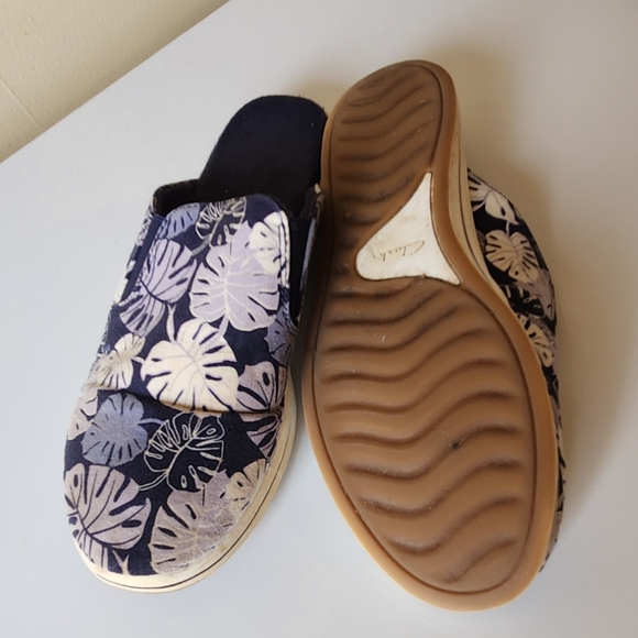 Clarks slip on shoes - Picture 5 of 6